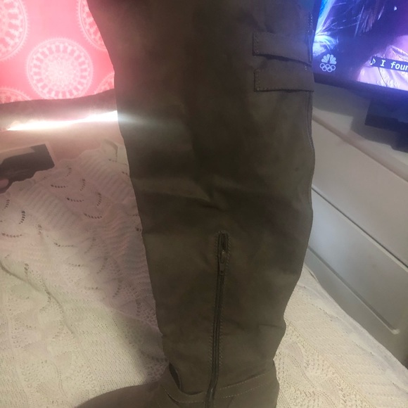 4 pair of size 10 boots; 2 are over knee. $15 each or $50 for the 4 pair. - Picture 6 of 9